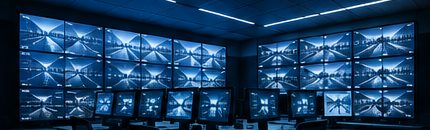 Sala de monitoreo con video wall de cámaras